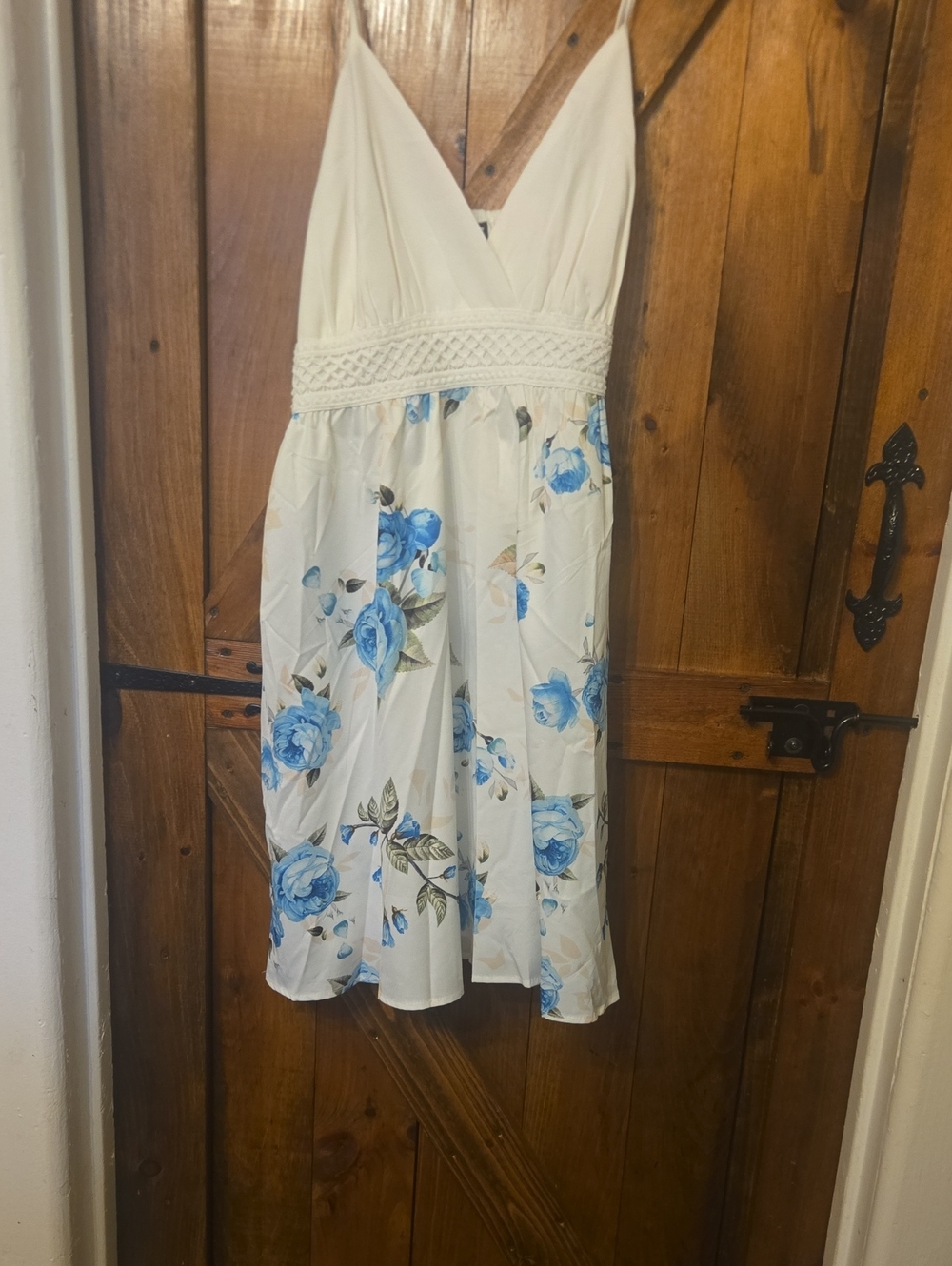 SHEIN Curve White V-Neck Flower Dress